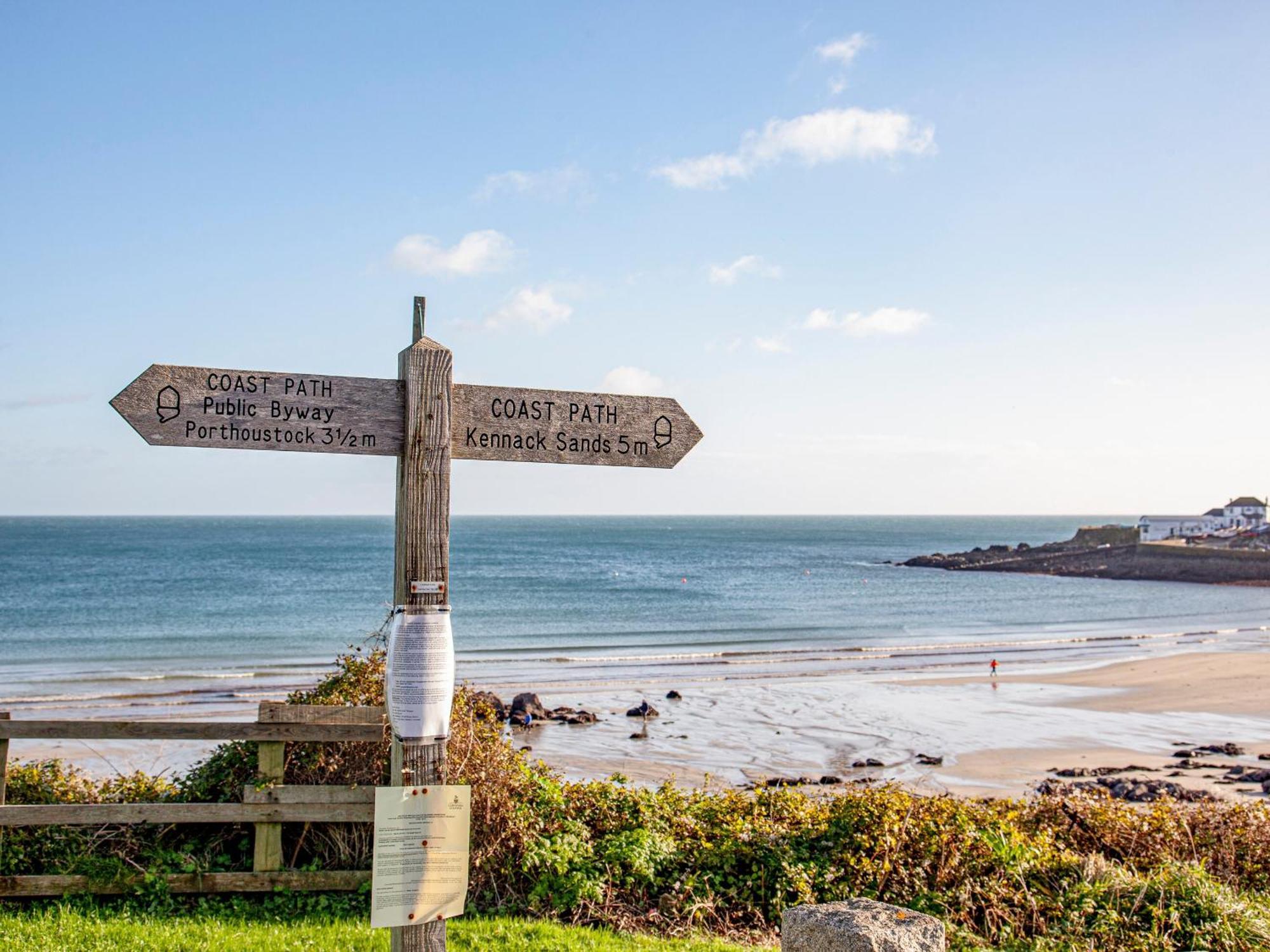 Headland Cottages Coverack Extérieur photo